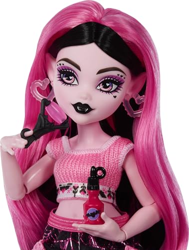 Monster High JHK43 + Juguetes para niñas + Juegos de colección + Juguetes para fiestas temáticas + Figuras de 9 cm + Jug